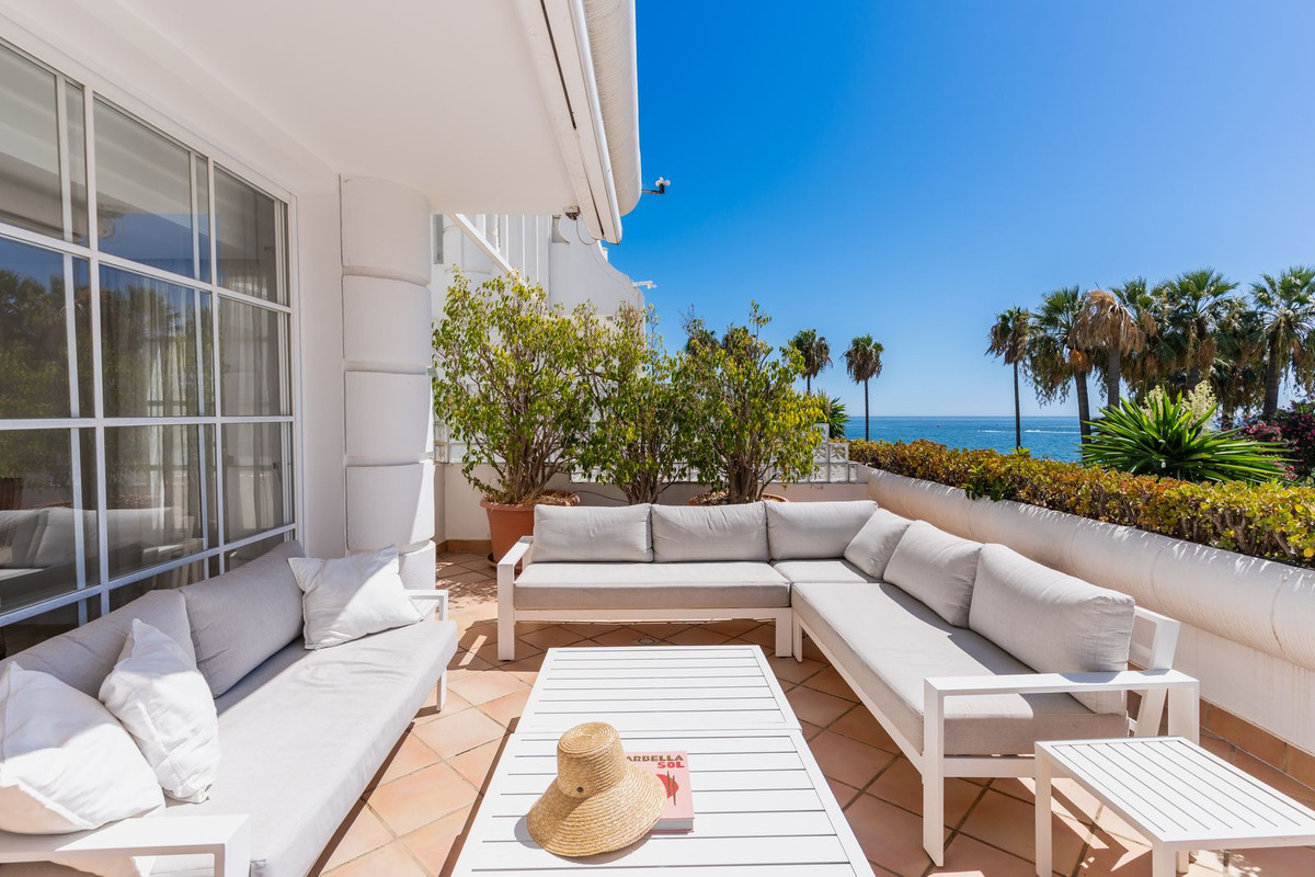 Se vende Apartamento Planta Media de 4 dormitorios en Costa Del Sol, Málaga, España