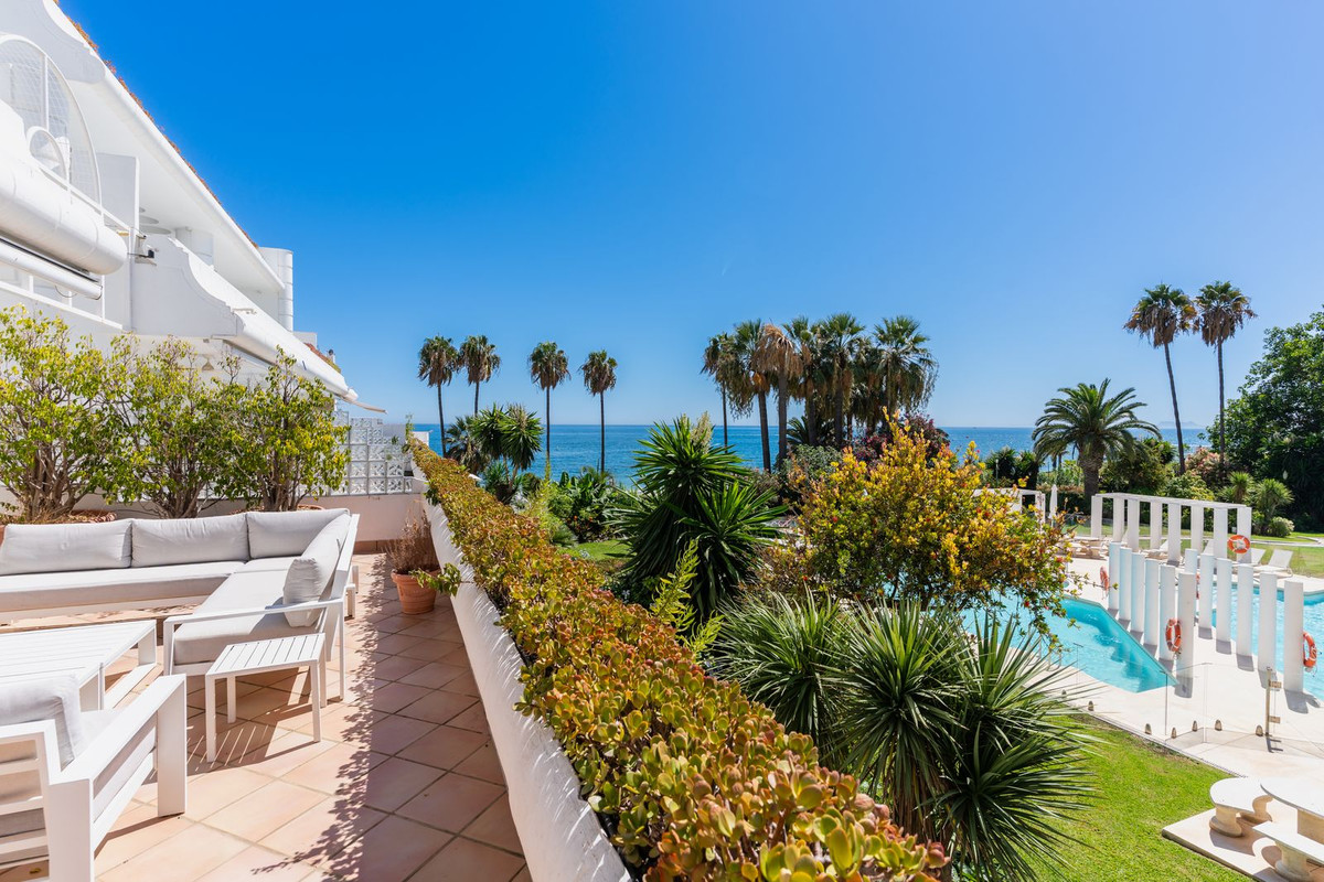 Se vende Apartamento Planta Media de 4 dormitorios en Costa Del Sol, Málaga, España