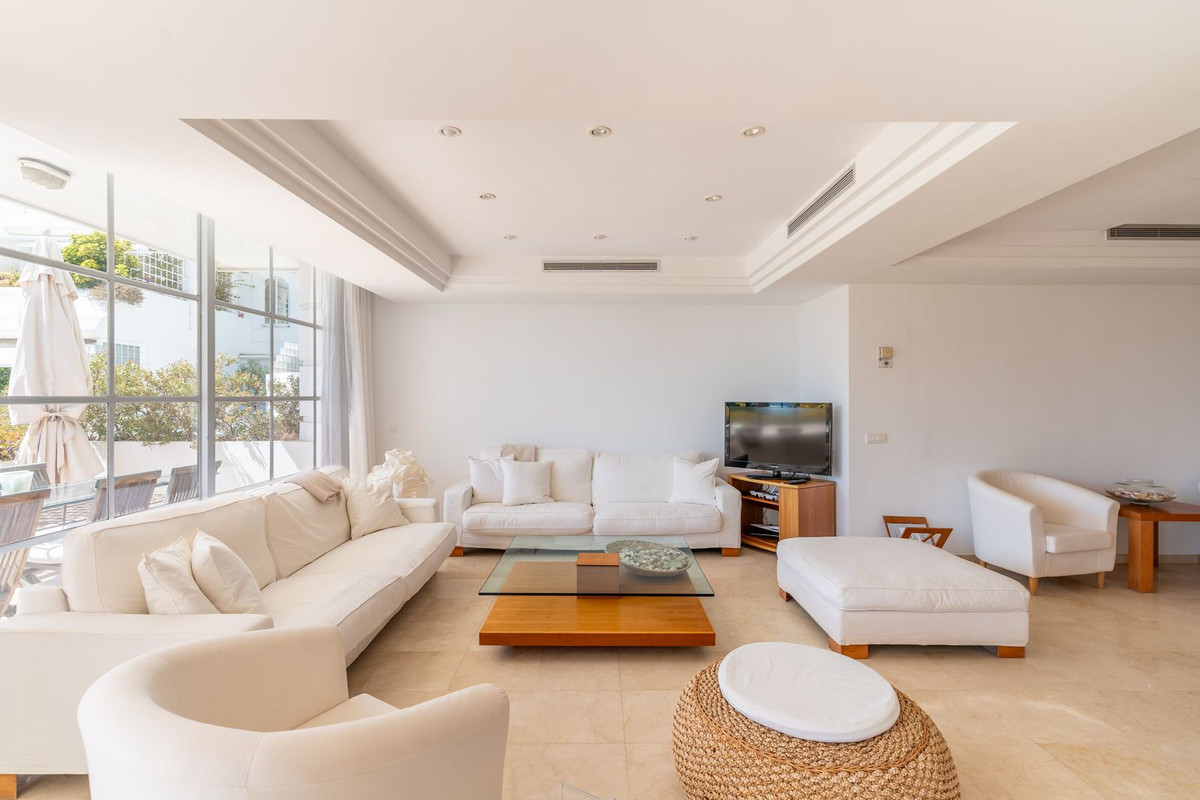 Se vende Apartamento Planta Media de 4 dormitorios en Costa Del Sol, Málaga, España