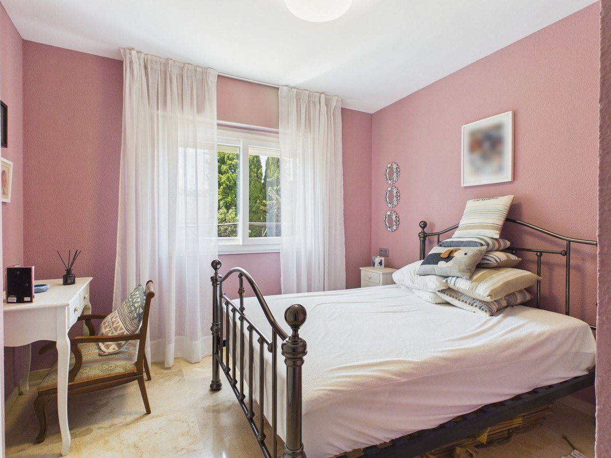 4 Bed Townhouse for sale in Selwo Costa Del Sol, Málaga, Spain