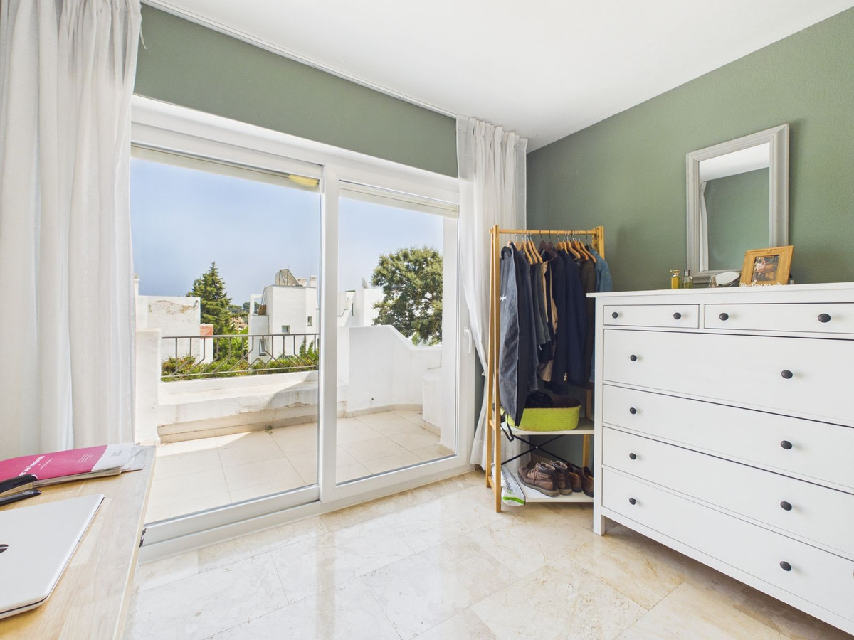 4 Bed Townhouse for sale in Selwo Costa Del Sol, Málaga, Spain