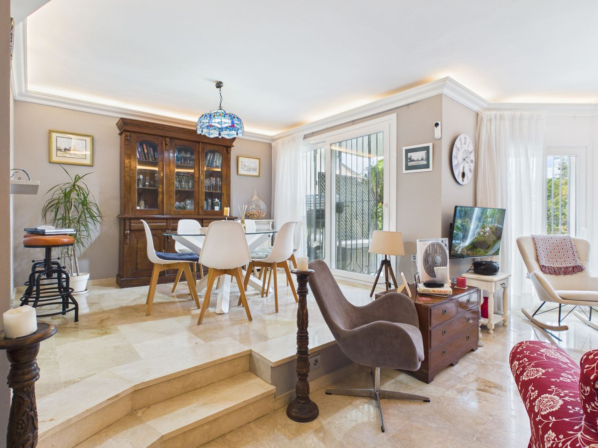 4 Bed Townhouse for sale in Selwo Costa Del Sol, Málaga, Spain