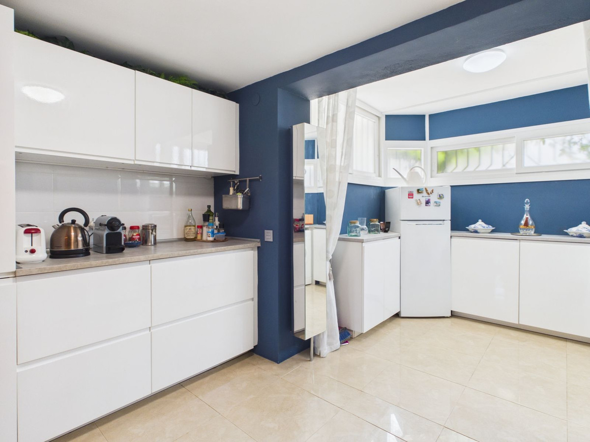 4 Bed Townhouse for sale in Selwo Costa Del Sol, Málaga, Spain