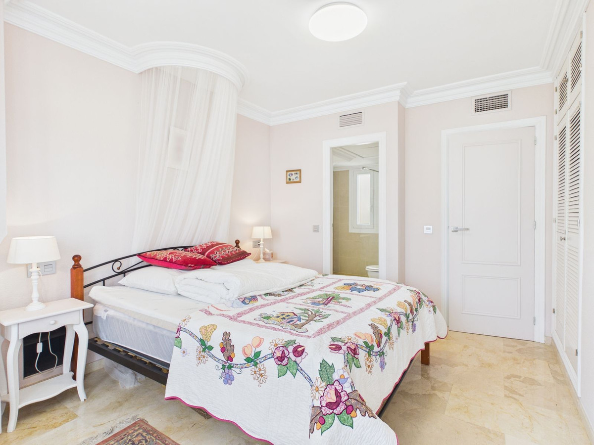 4 Bed Townhouse for sale in Selwo Costa Del Sol, Málaga, Spain