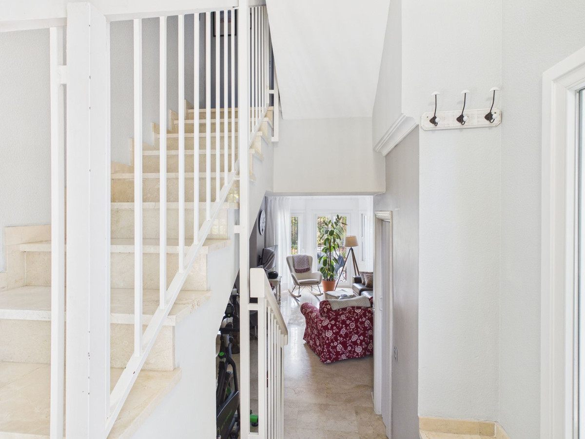 4 Bed Townhouse for sale in Selwo Costa Del Sol, Málaga, Spain