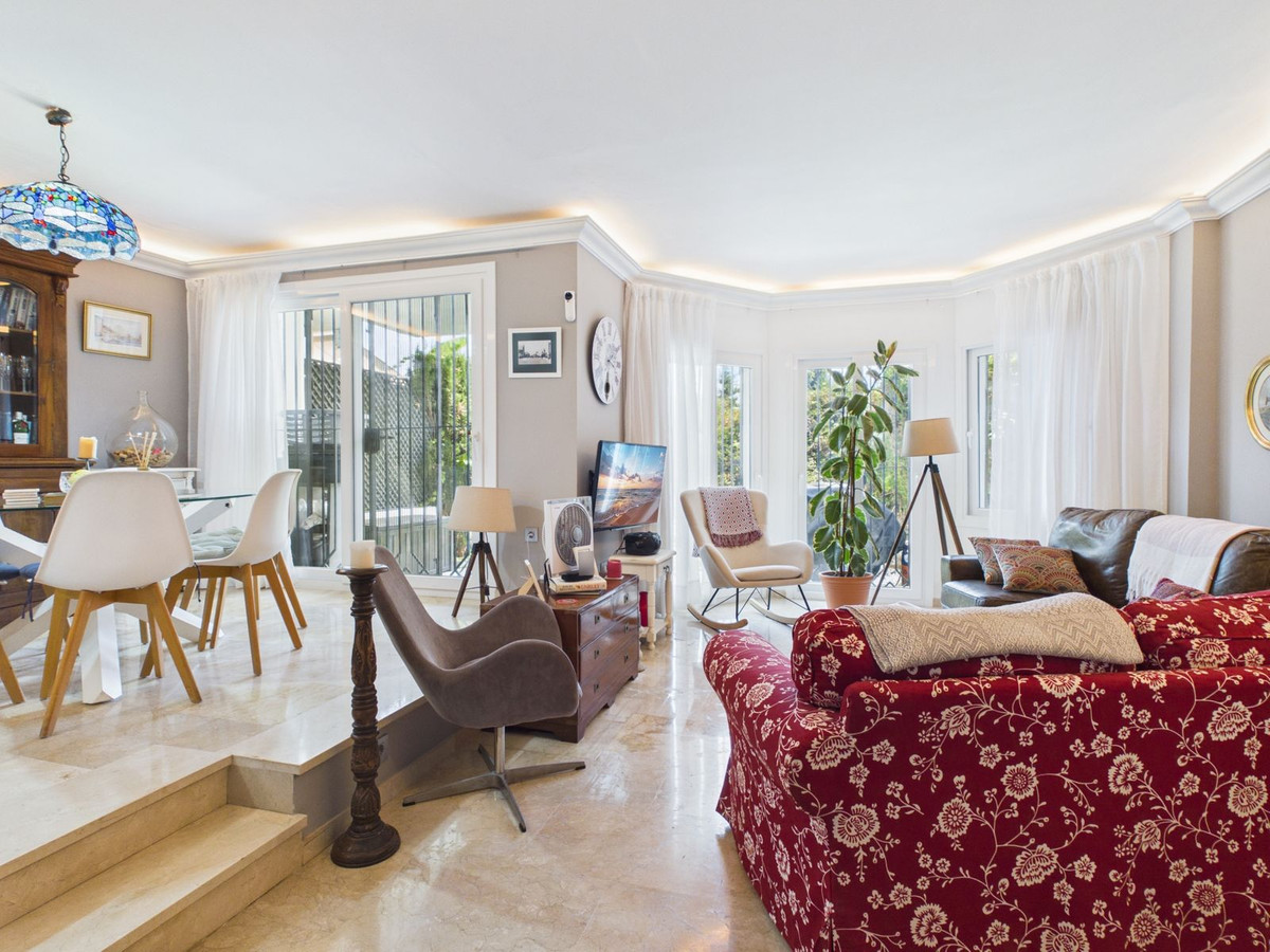 4 Bed Townhouse for sale in Selwo Costa Del Sol, Málaga, Spain