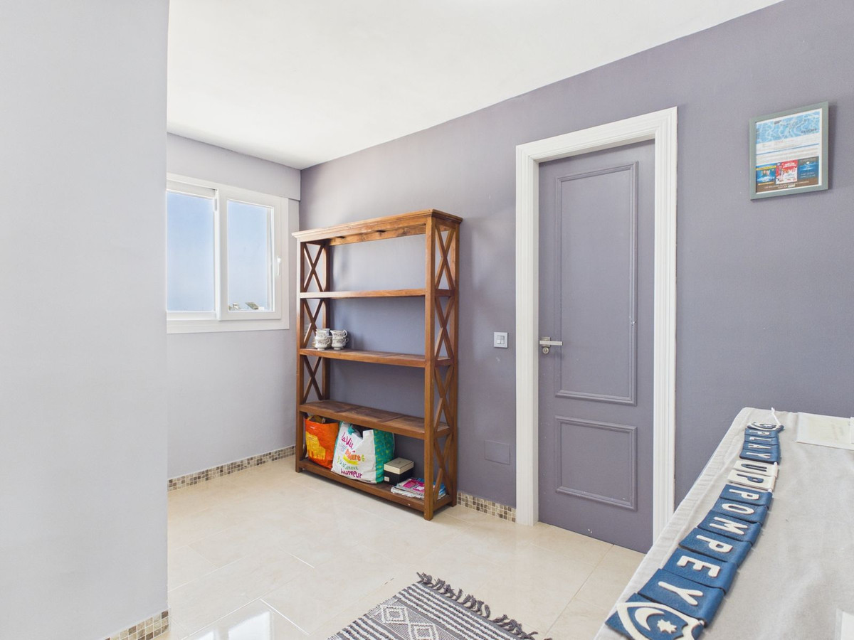 4 Bed Townhouse for sale in Selwo Costa Del Sol, Málaga, Spain