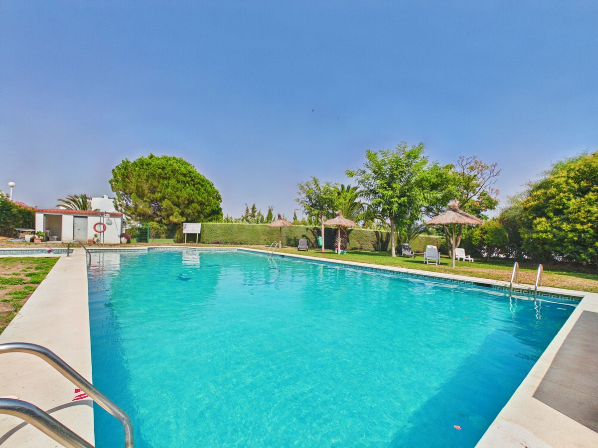 4 Bed Townhouse for sale in Selwo Costa Del Sol, Málaga, Spain