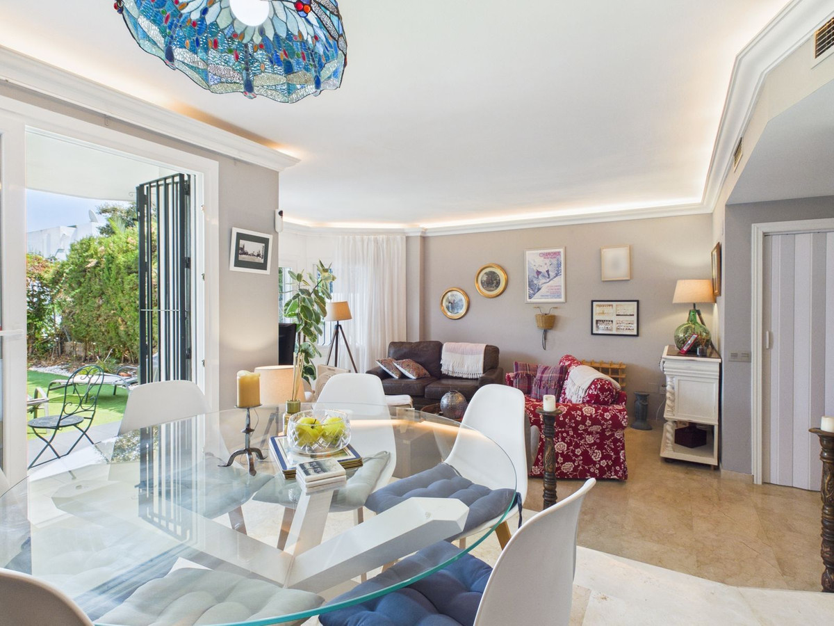 4 Bed Townhouse for sale in Selwo Costa Del Sol, Málaga, Spain