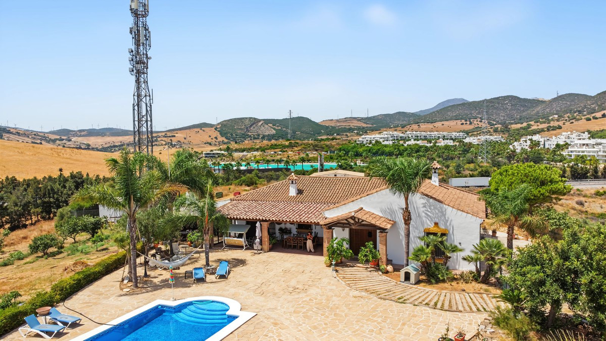 3 Bed Townhouse for sale in Casares Costa Del Sol, Málaga, Spain
