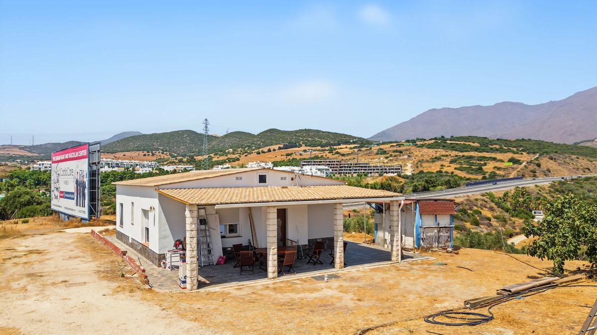 3 Bed Townhouse for sale in Casares Costa Del Sol, Málaga, Spain