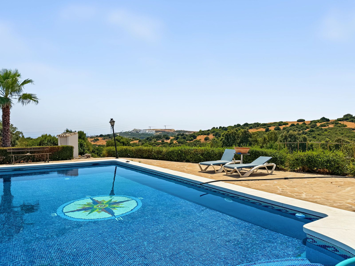 3 Bed Townhouse for sale in Casares Costa Del Sol, Málaga, Spain