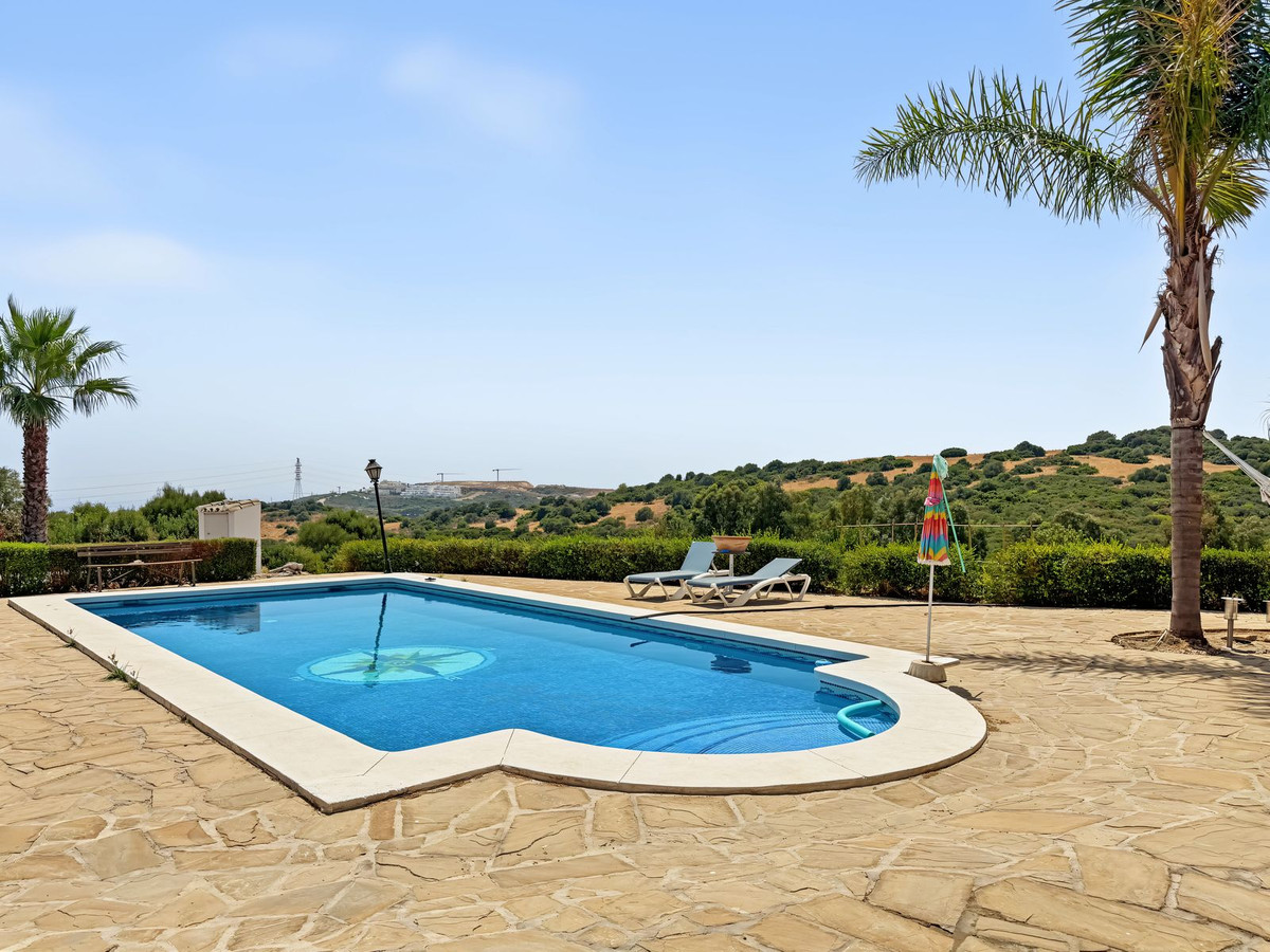 3 Bed Townhouse for sale in Casares Costa Del Sol, Málaga, Spain