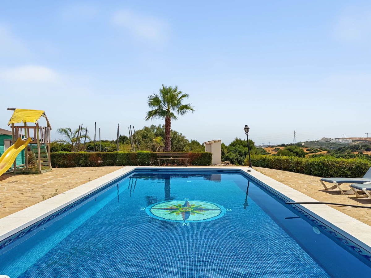 3 Bed Townhouse for sale in Casares Costa Del Sol, Málaga, Spain