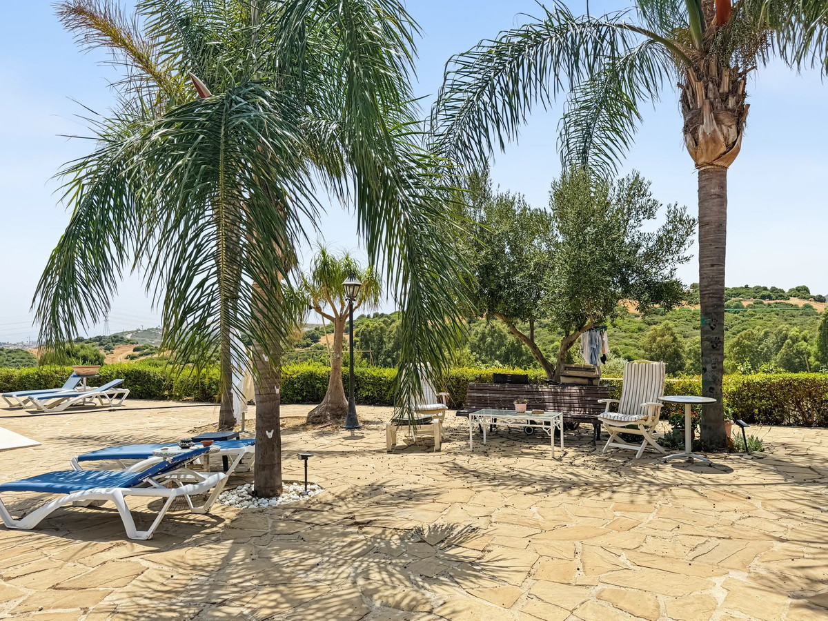 3 Bed Townhouse for sale in Casares Costa Del Sol, Málaga, Spain