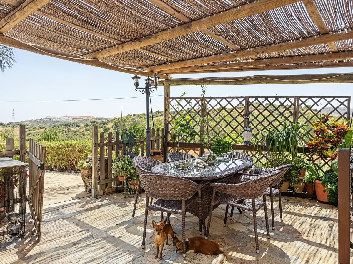 3 Bed Townhouse for sale in Casares Costa Del Sol, Málaga, Spain