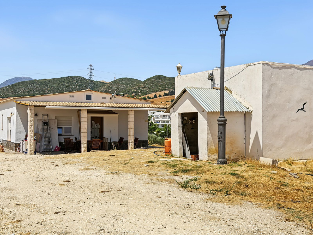 3 Bed Townhouse for sale in Casares Costa Del Sol, Málaga, Spain