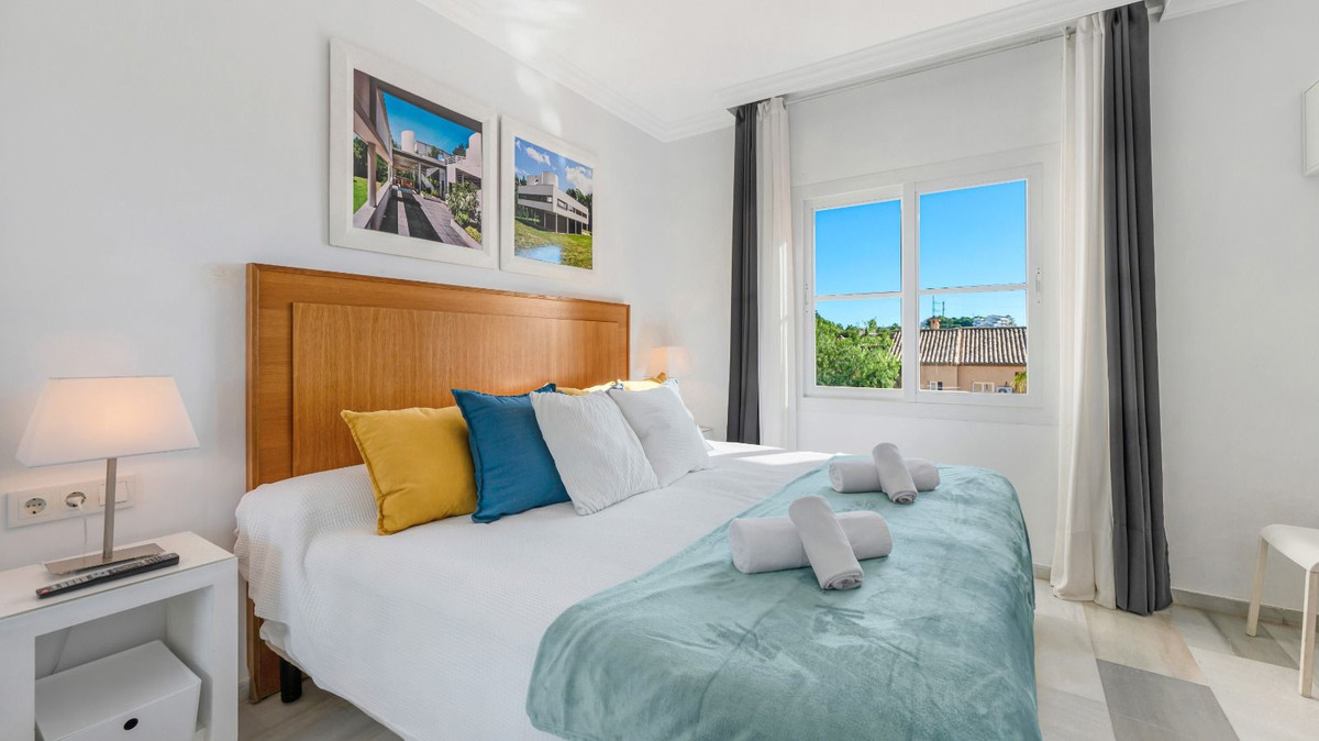 Se vende Apartamento en Planta Última de 2 dormitorios en Costa Del Sol, Málaga, España