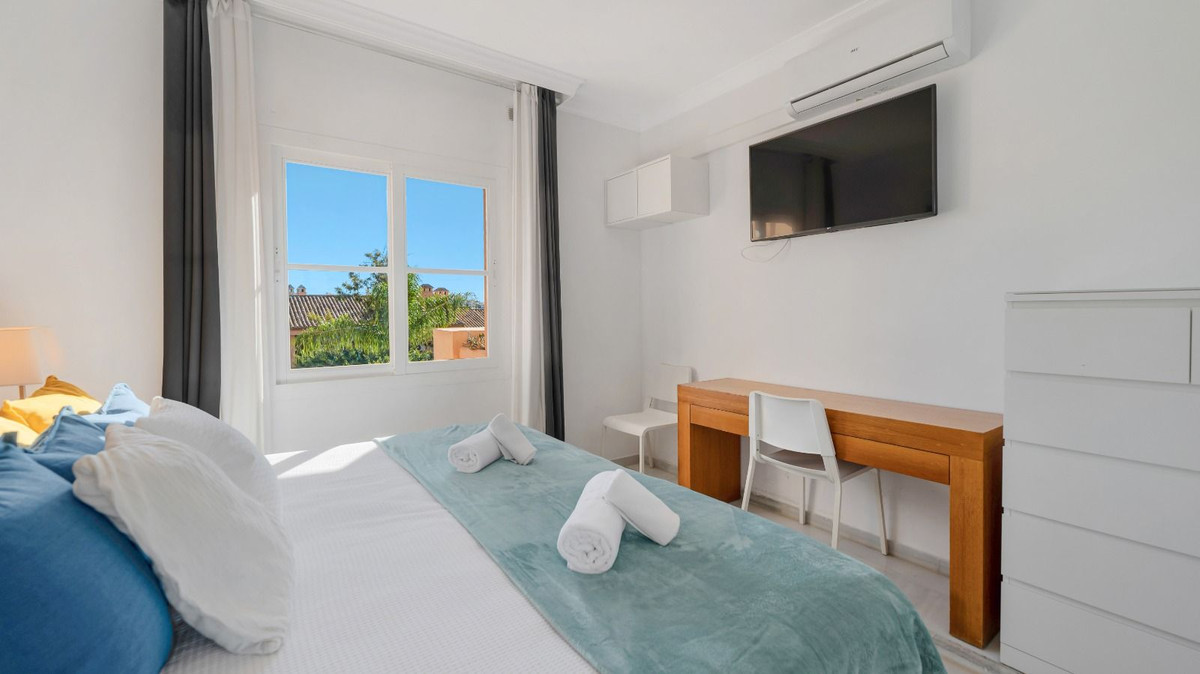 Se vende Apartamento en Planta Última de 2 dormitorios en Costa Del Sol, Málaga, España