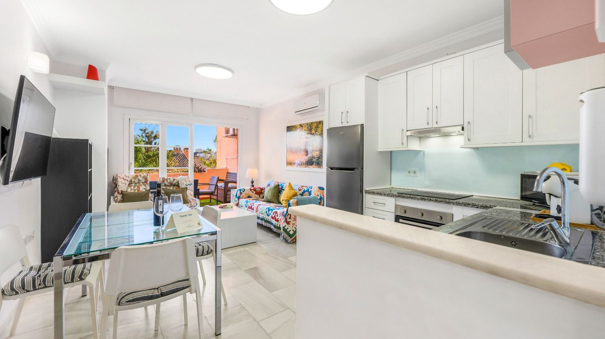 Se vende Apartamento en Planta Última de 2 dormitorios en Costa Del Sol, Málaga, España