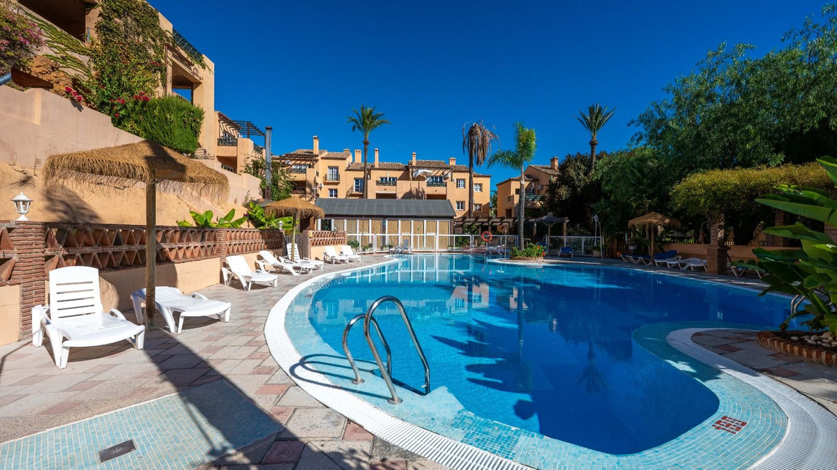 Se vende Apartamento en Planta Última de 2 dormitorios en Costa Del Sol, Málaga, España