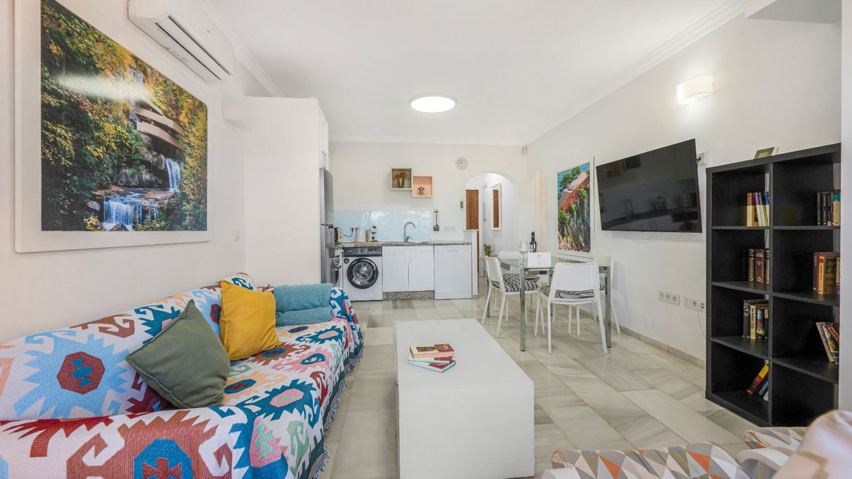 Se vende Apartamento en Planta Última de 2 dormitorios en Costa Del Sol, Málaga, España