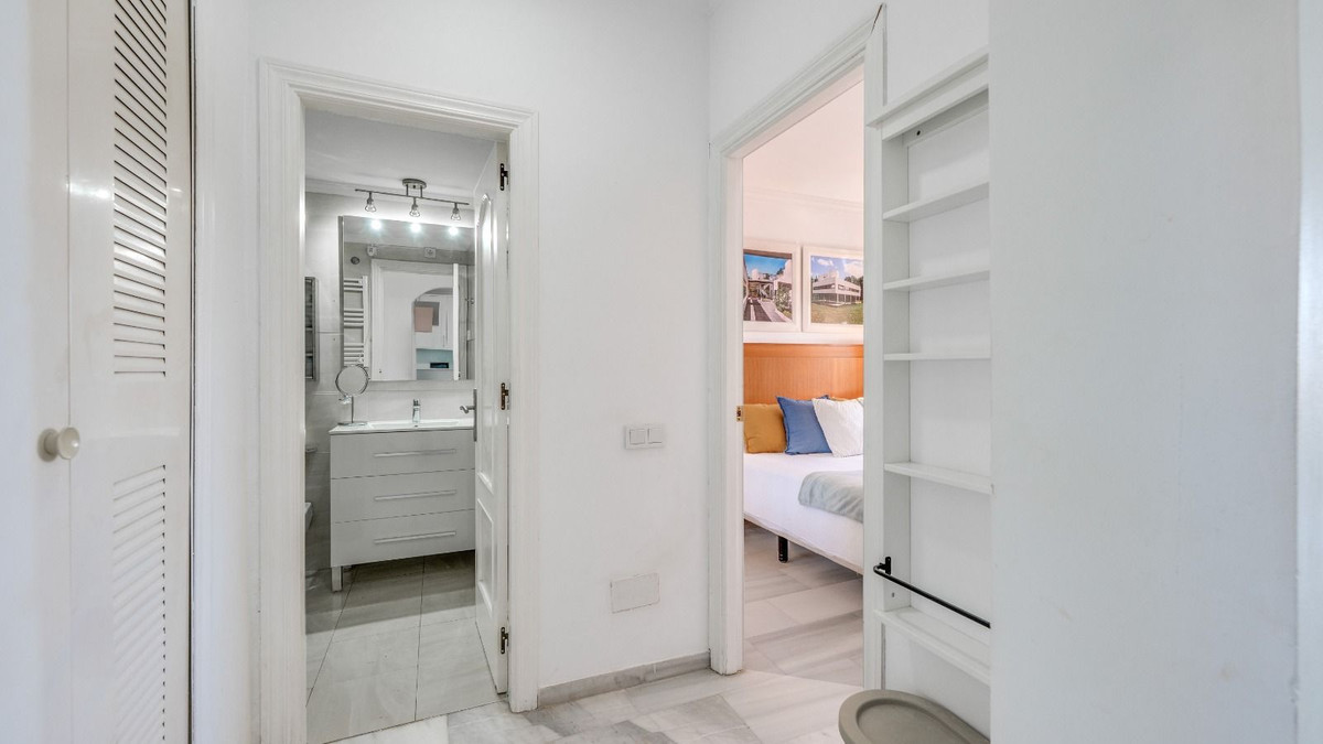 Se vende Apartamento en Planta Última de 2 dormitorios en Costa Del Sol, Málaga, España