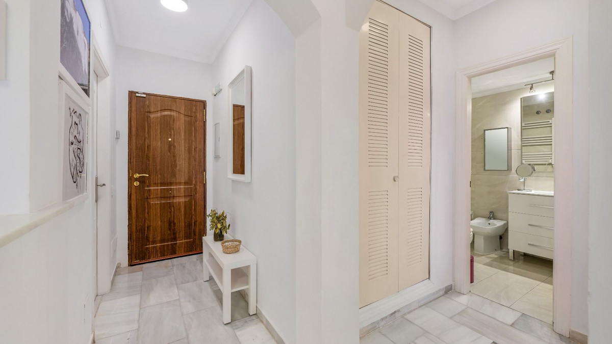 Se vende Apartamento en Planta Última de 2 dormitorios en Costa Del Sol, Málaga, España
