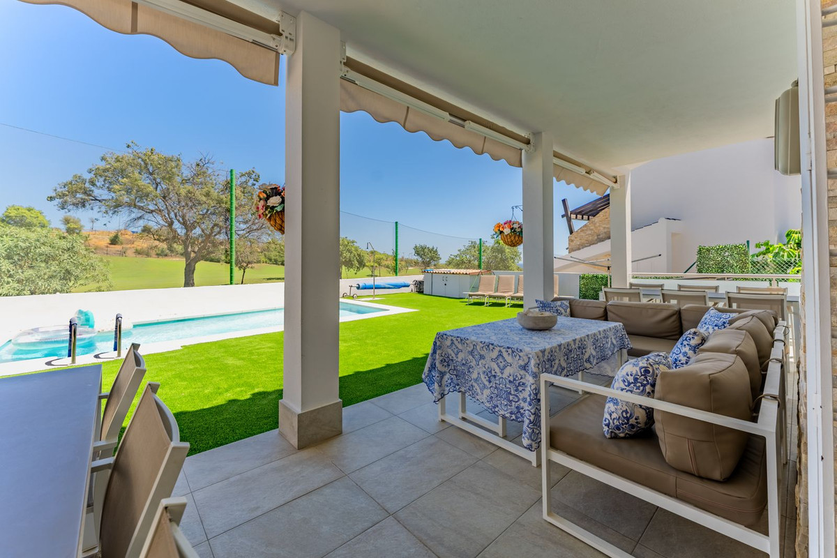 Se vende Pareada de 6 dormitorios en Costa Del Sol, Málaga, España
