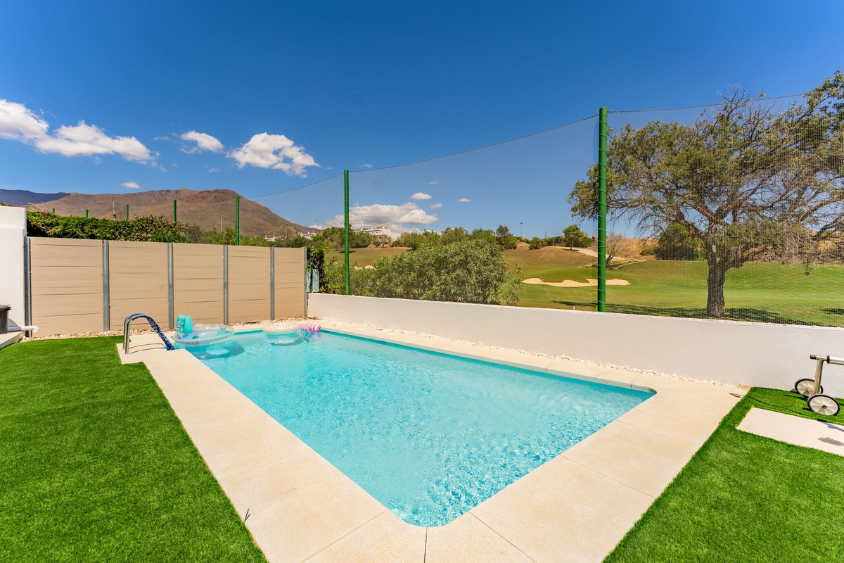 Se vende Pareada de 6 dormitorios en Costa Del Sol, Málaga, España