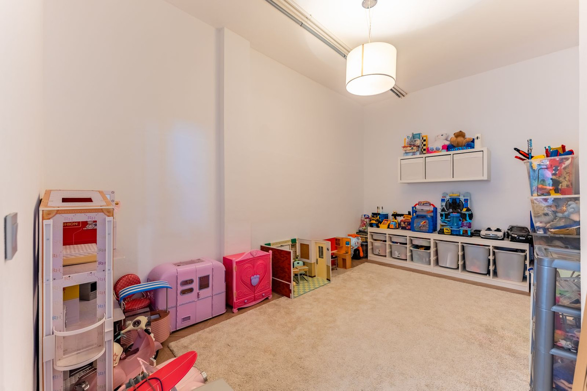 Se vende Pareada de 6 dormitorios en Costa Del Sol, Málaga, España