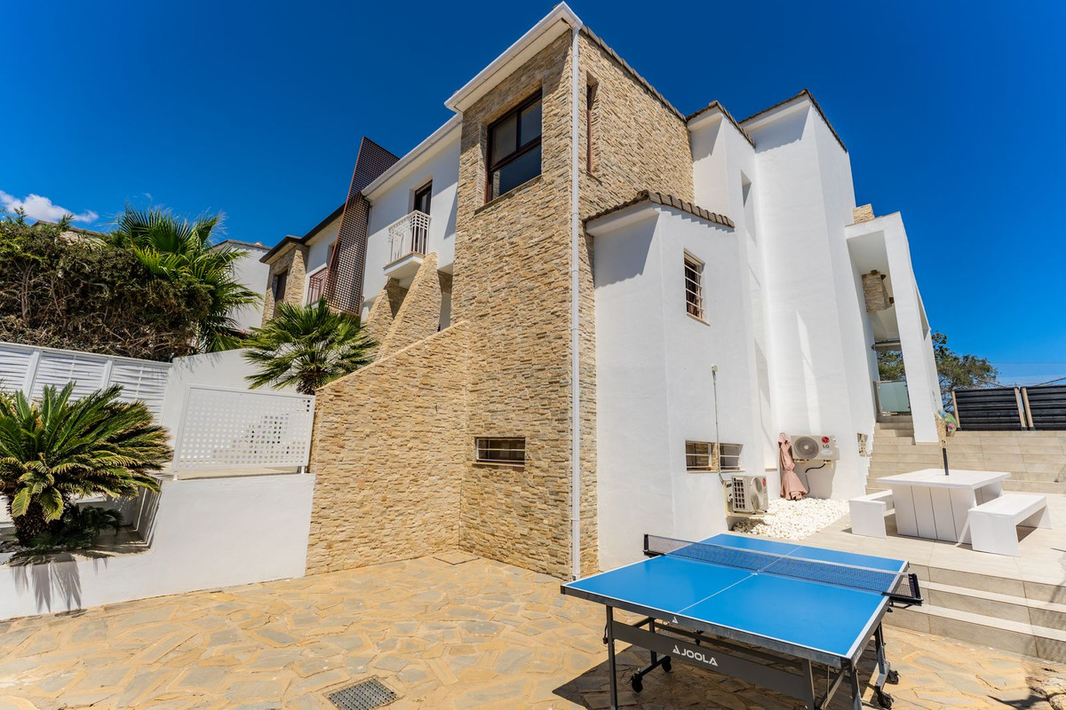 Se vende Pareada de 6 dormitorios en Costa Del Sol, Málaga, España