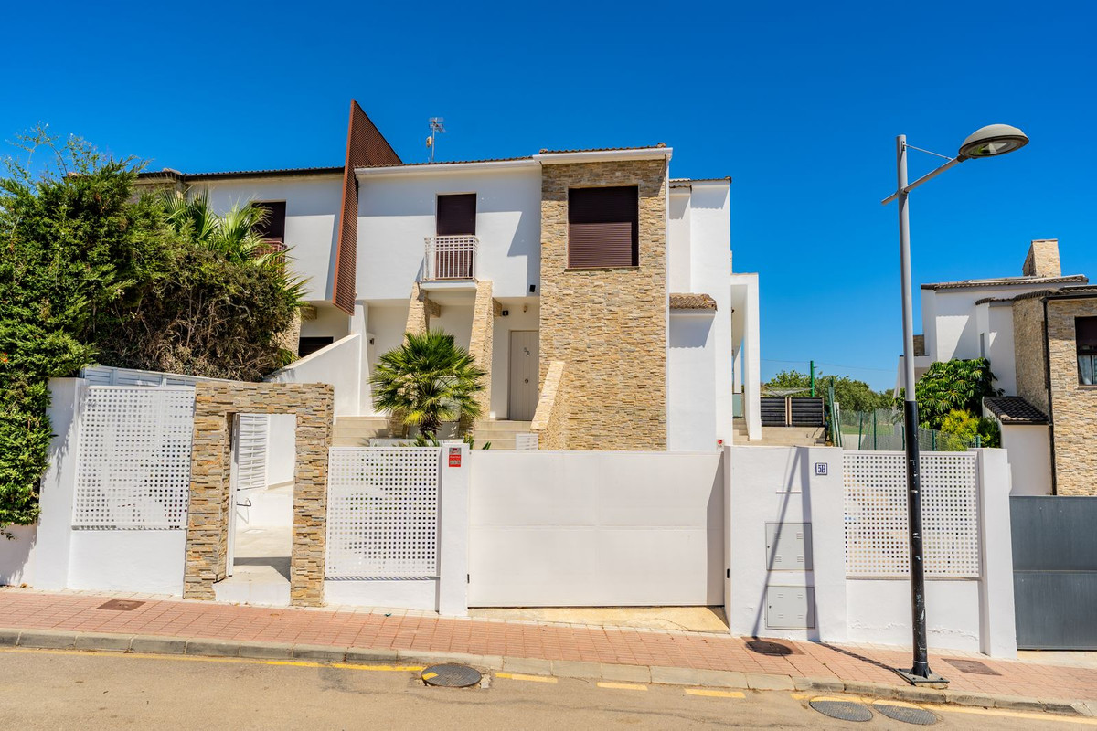 Se vende Pareada de 6 dormitorios en Costa Del Sol, Málaga, España