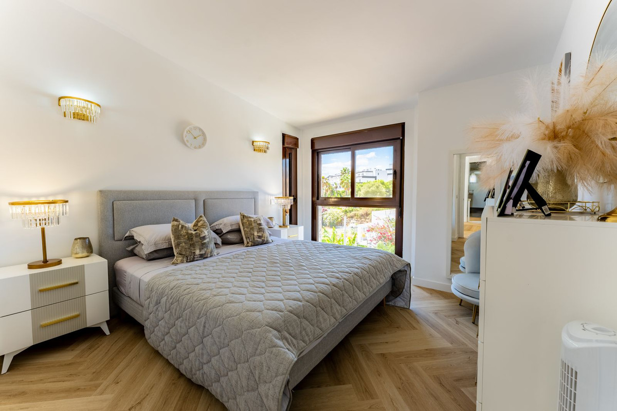 Se vende Pareada de 6 dormitorios en Costa Del Sol, Málaga, España