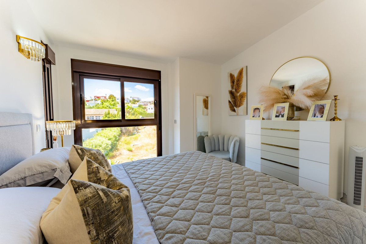 Se vende Pareada de 6 dormitorios en Costa Del Sol, Málaga, España