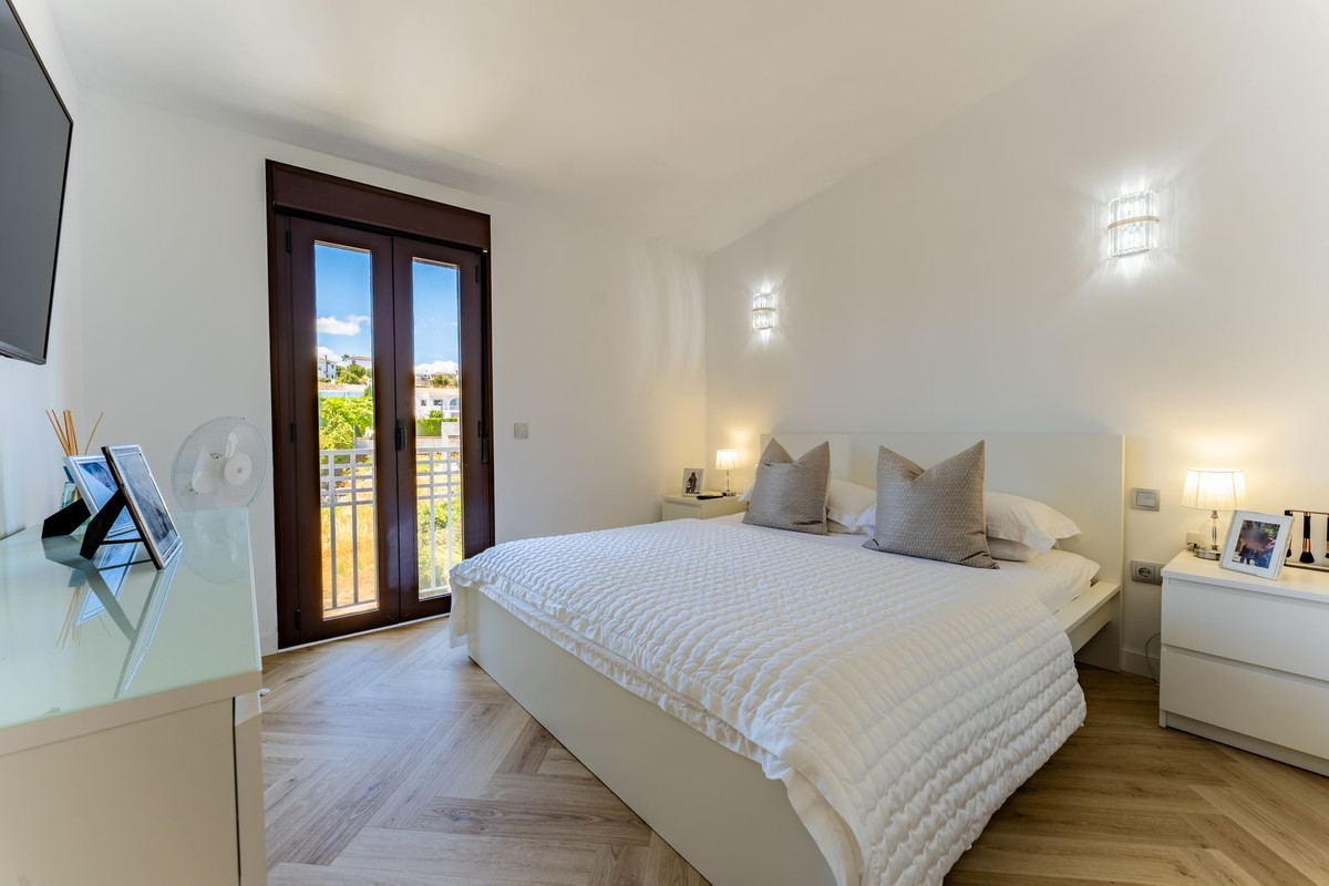 Se vende Pareada de 6 dormitorios en Costa Del Sol, Málaga, España