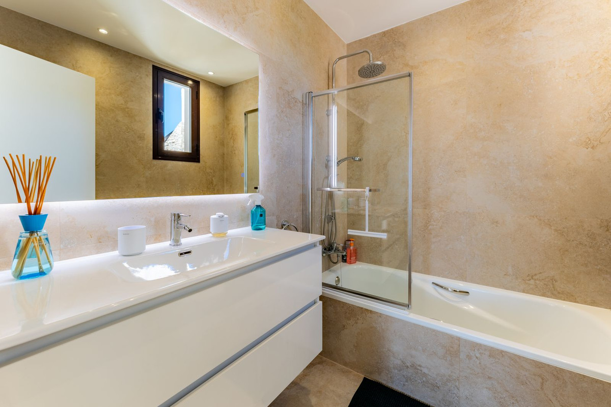 Se vende Pareada de 6 dormitorios en Costa Del Sol, Málaga, España