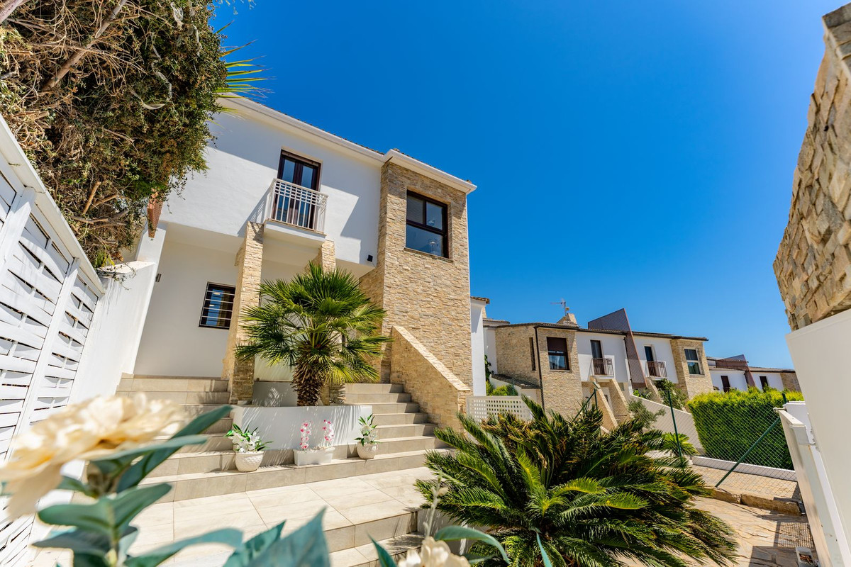 Se vende Pareada de 6 dormitorios en Costa Del Sol, Málaga, España