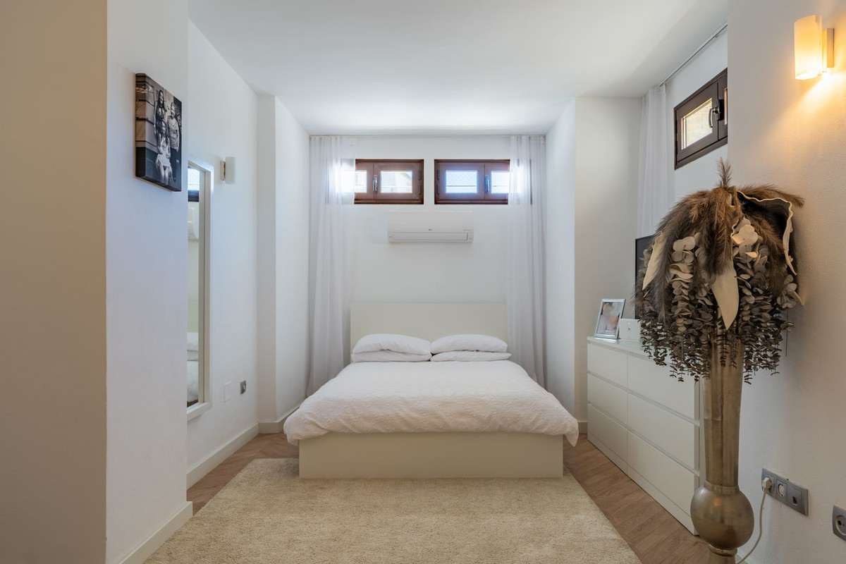 Se vende Pareada de 6 dormitorios en Costa Del Sol, Málaga, España