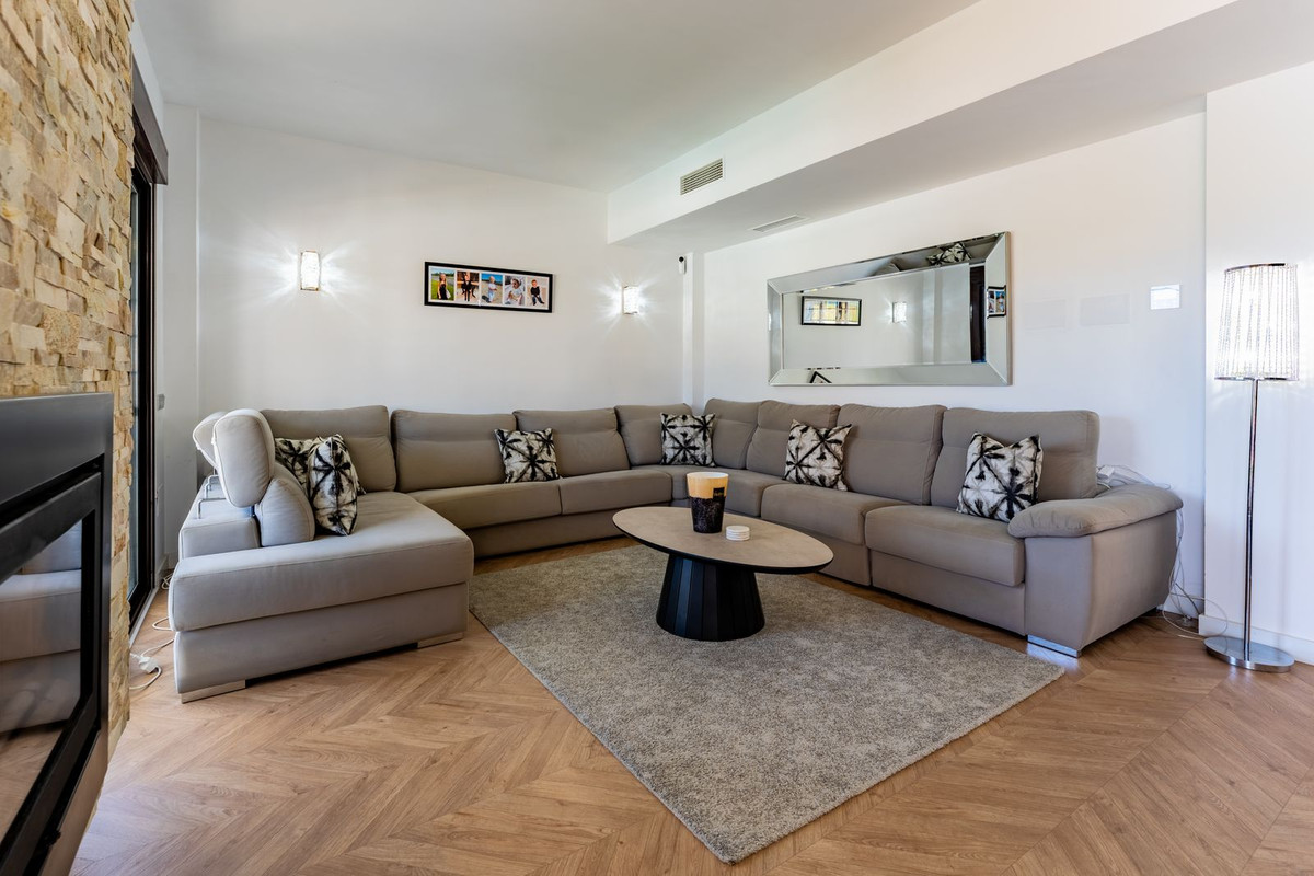 Se vende Pareada de 6 dormitorios en Costa Del Sol, Málaga, España