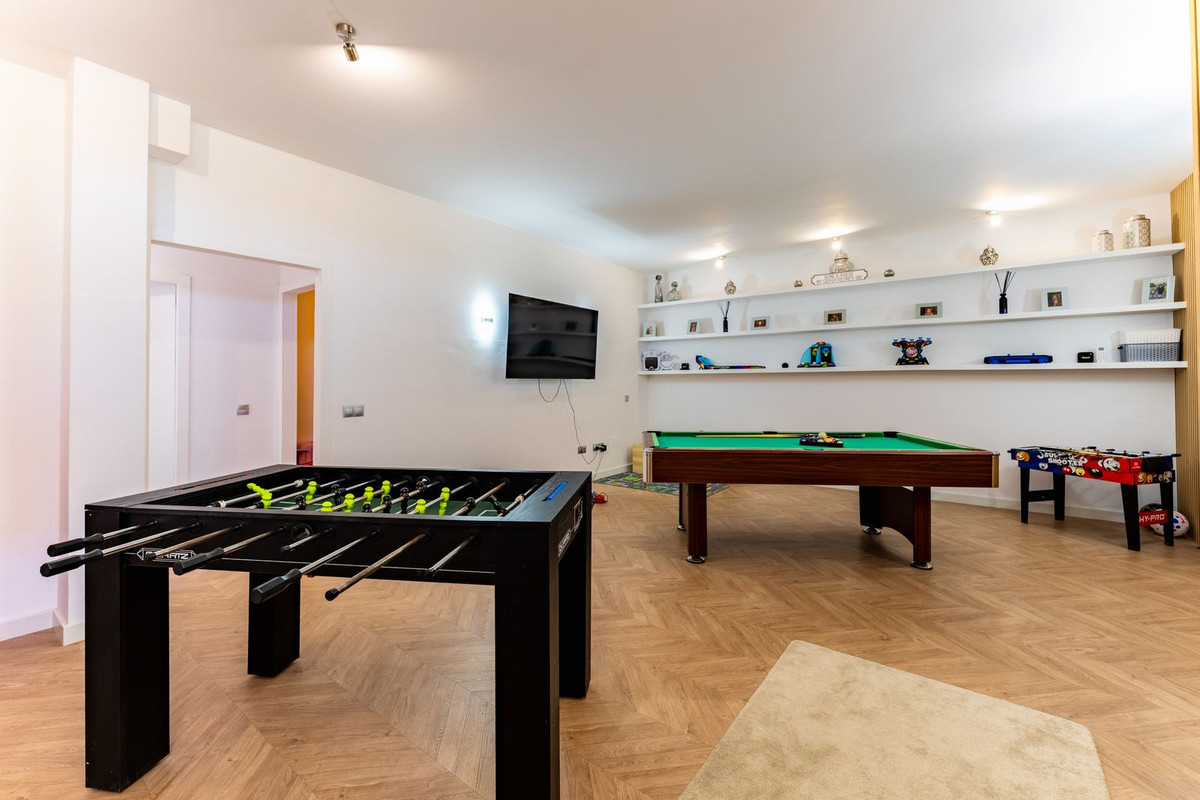 Se vende Pareada de 6 dormitorios en Costa Del Sol, Málaga, España