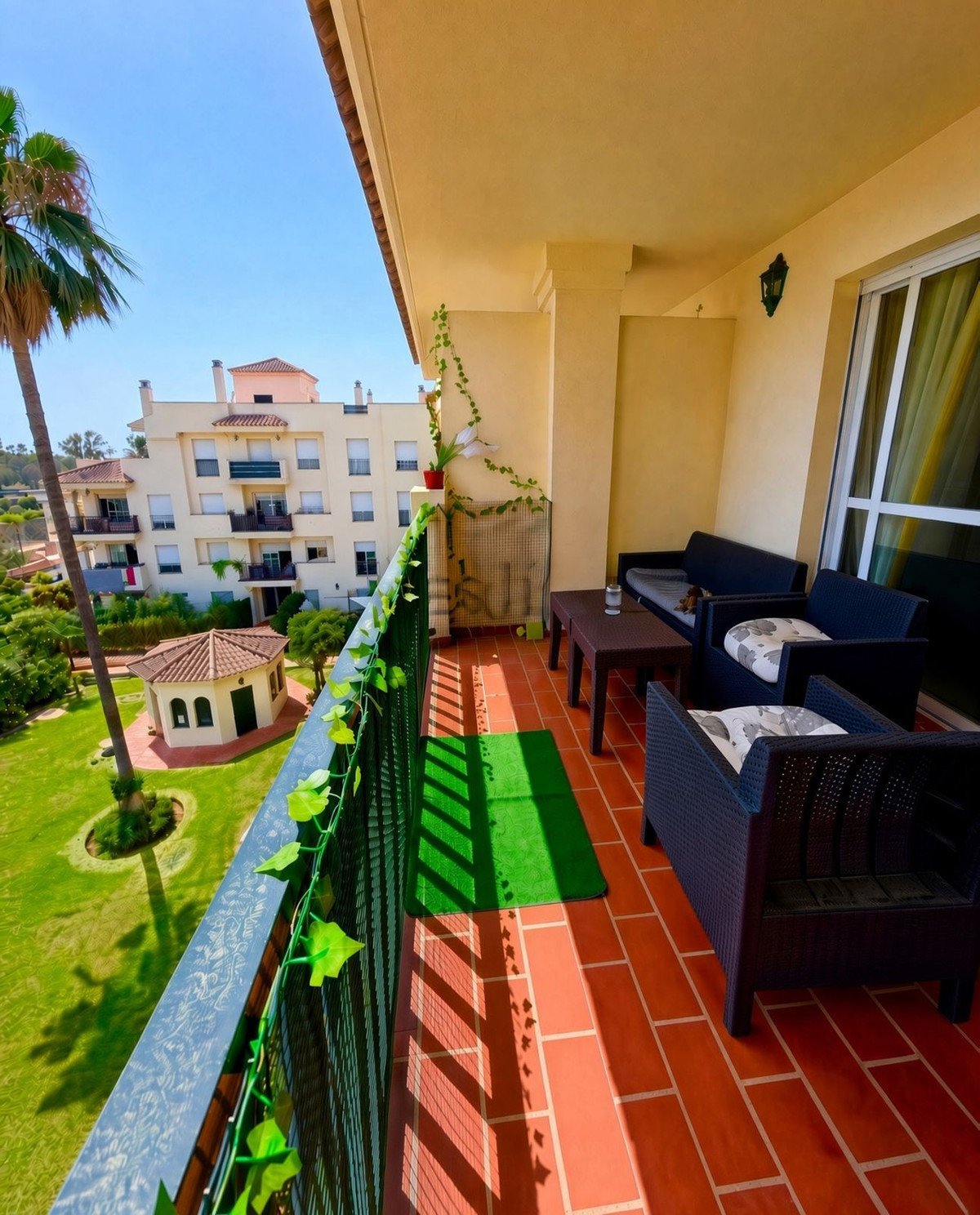 Se vende Apartamento Planta Media de 2 dormitorios en Costa Del Sol, Málaga, España