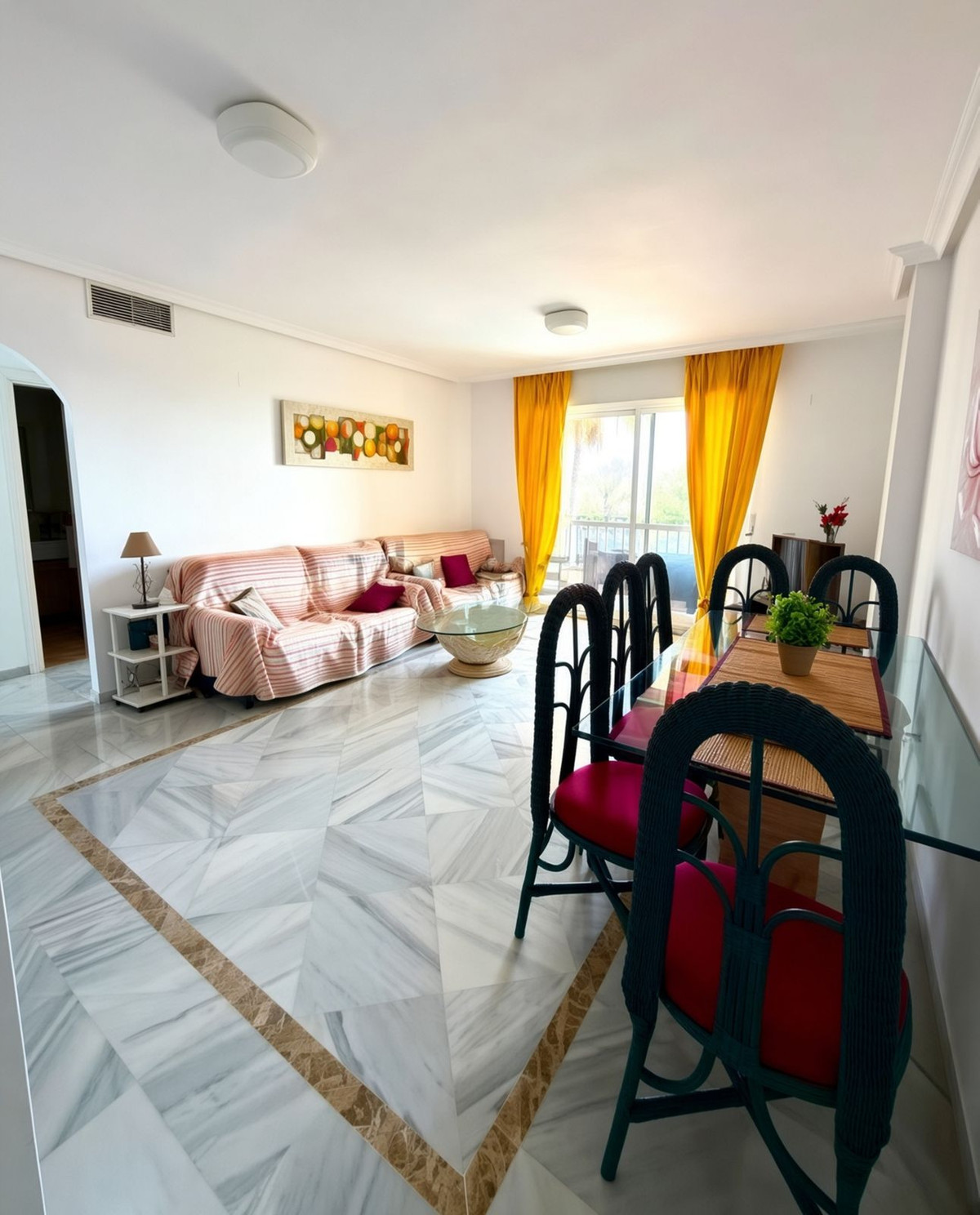 Se vende Apartamento Planta Media de 2 dormitorios en Costa Del Sol, Málaga, España