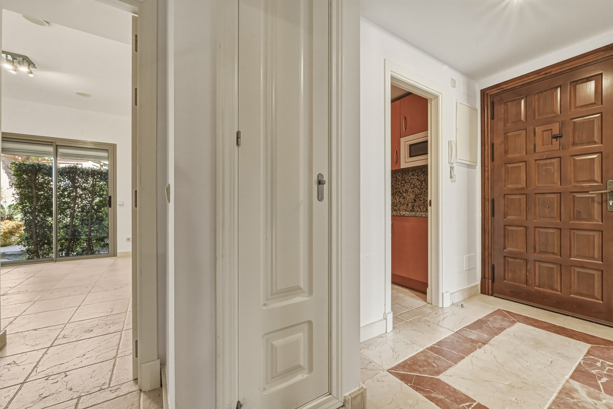 Se vende Apartamento Planta Baja de 2 dormitorios en Costa Del Sol, Málaga, España