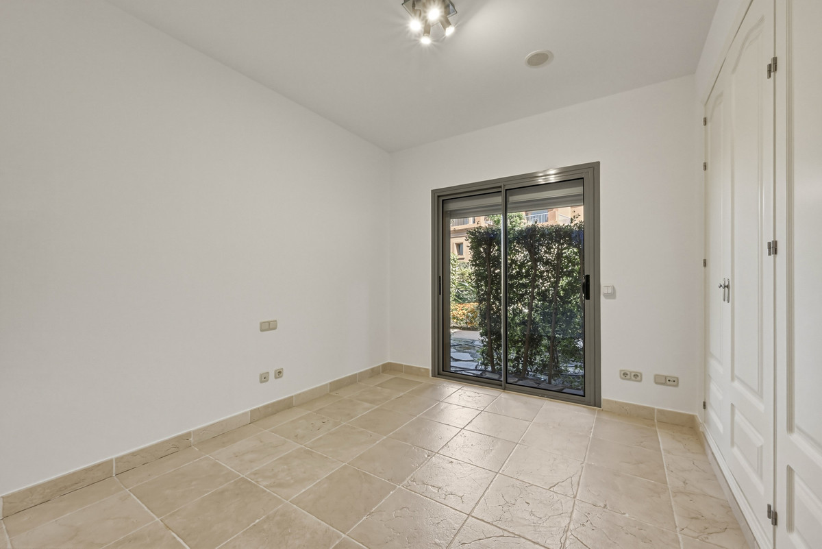 Se vende Apartamento Planta Baja de 2 dormitorios en Costa Del Sol, Málaga, España