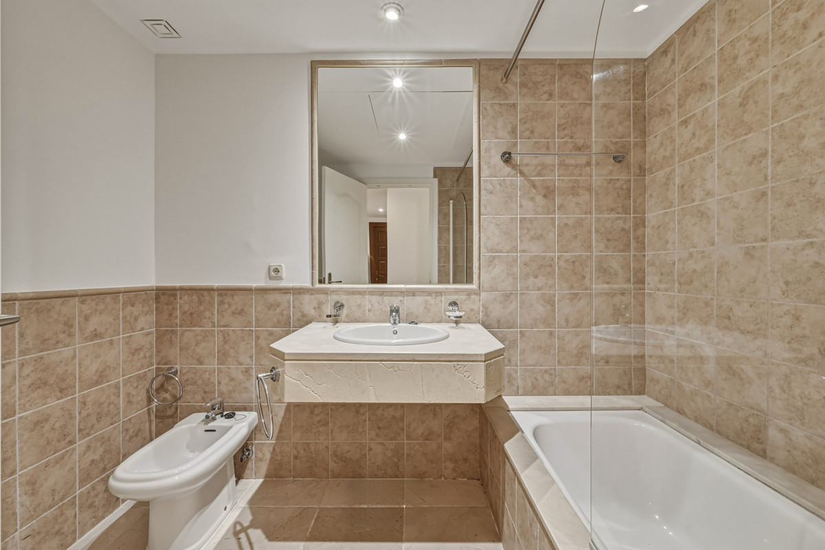 Se vende Apartamento Planta Baja de 2 dormitorios en Costa Del Sol, Málaga, España