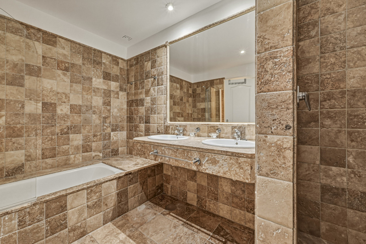 Se vende Apartamento Planta Baja de 2 dormitorios en Costa Del Sol, Málaga, España