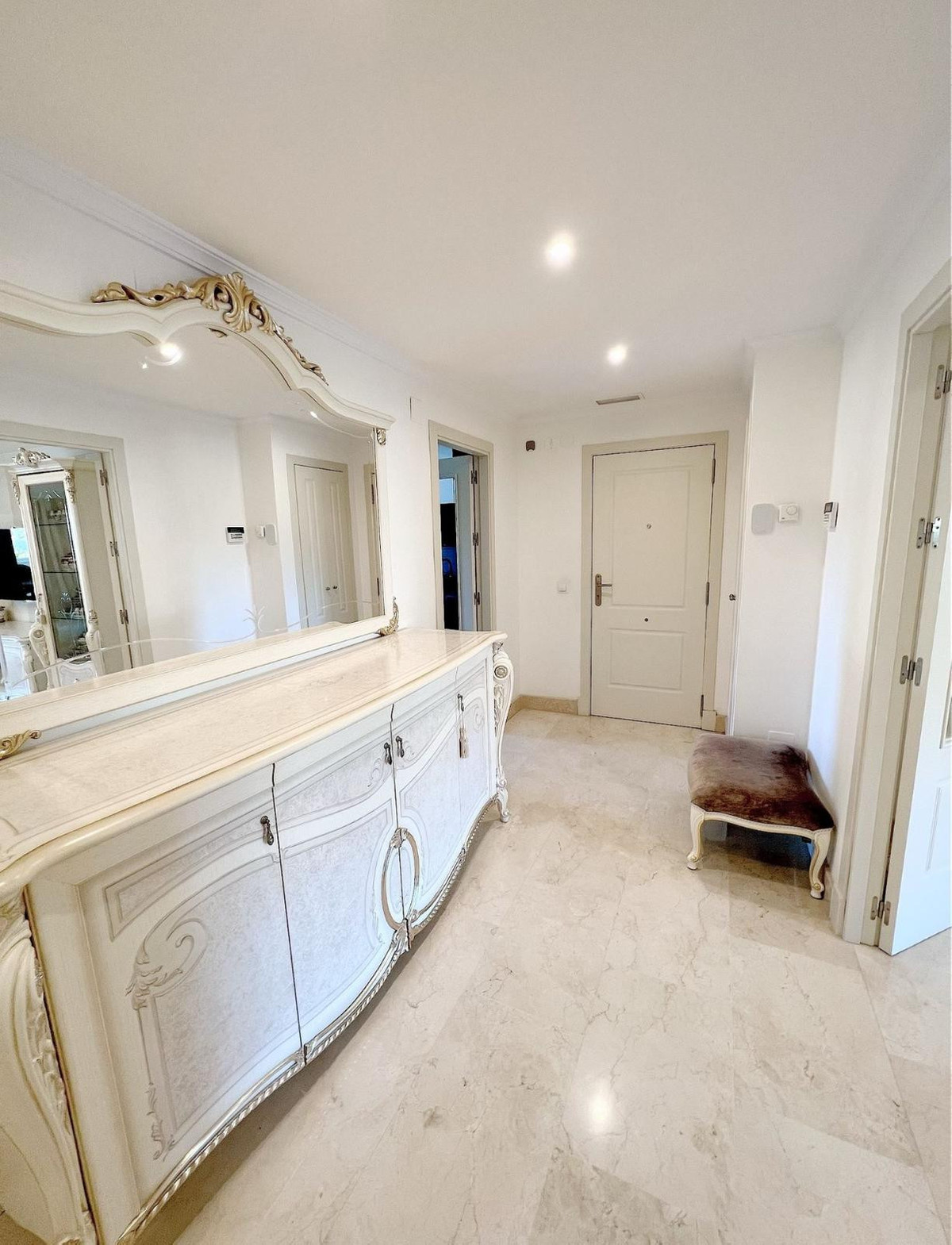 Se vende Apartamento Planta Media de 3 dormitorios en Costa Del Sol, Málaga, España