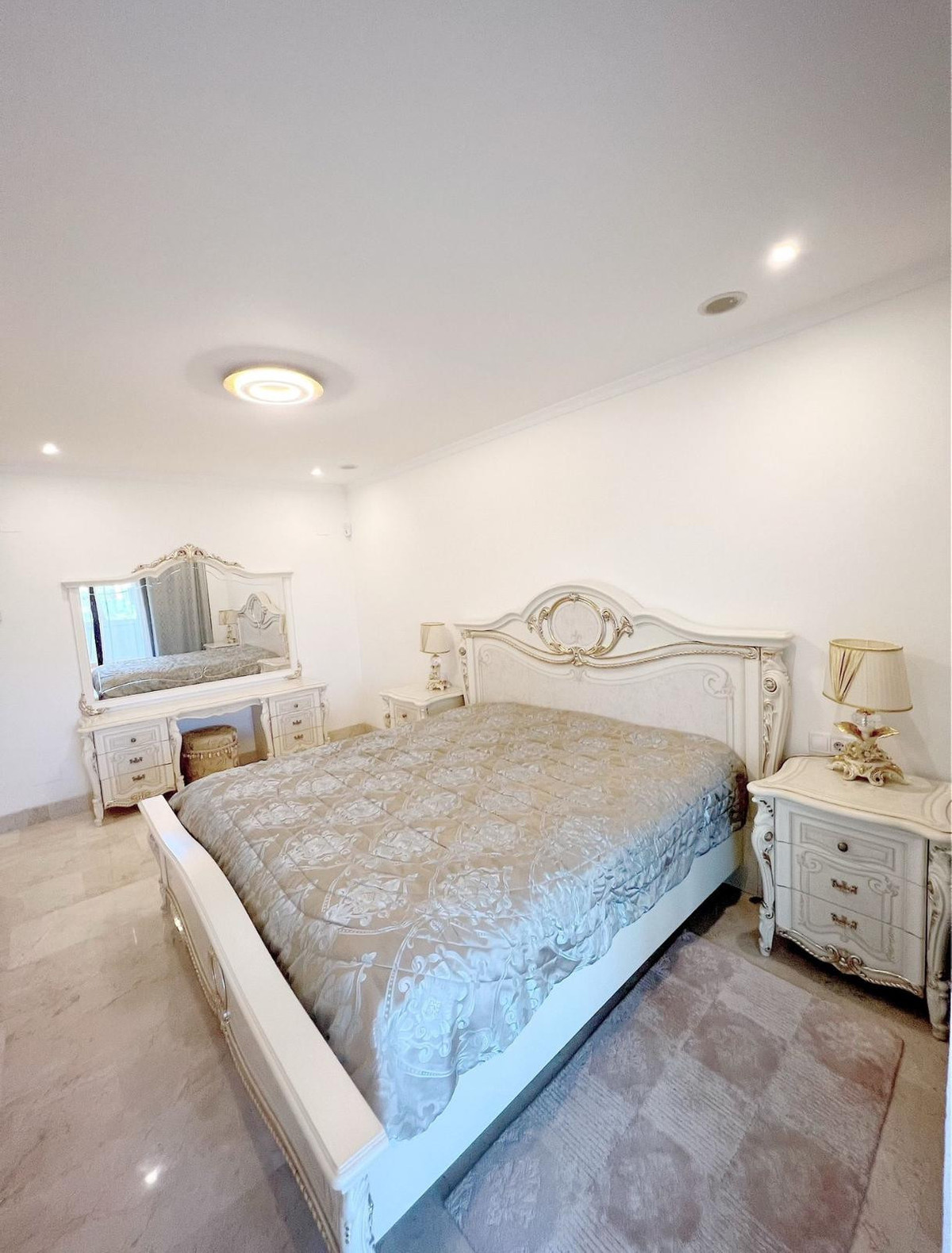 Se vende Apartamento Planta Media de 3 dormitorios en Costa Del Sol, Málaga, España