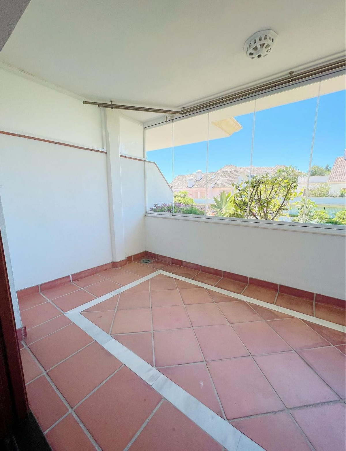 Se vende Apartamento Planta Media de 3 dormitorios en Costa Del Sol, Málaga, España